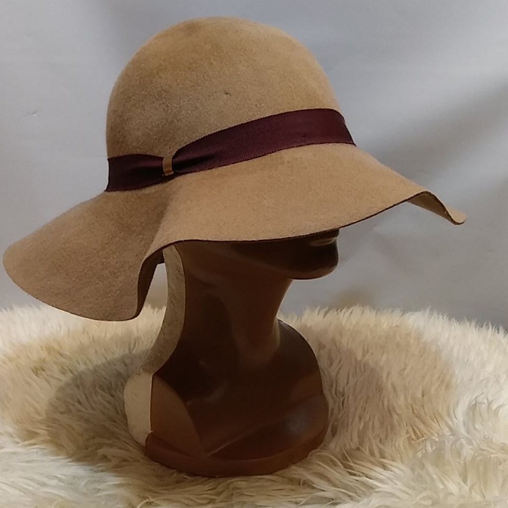 Mossant 100% Wool Hat. Large